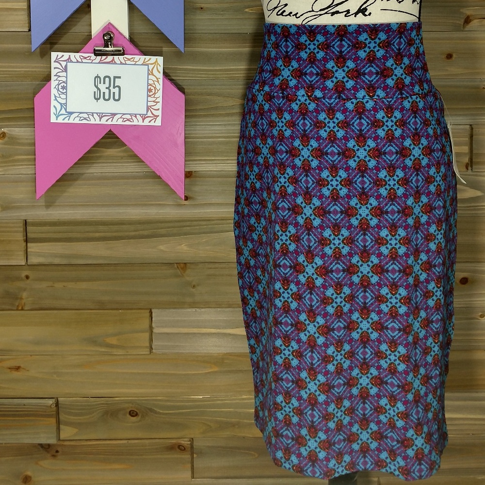 LuLaRoe NWT L Cassie skirt